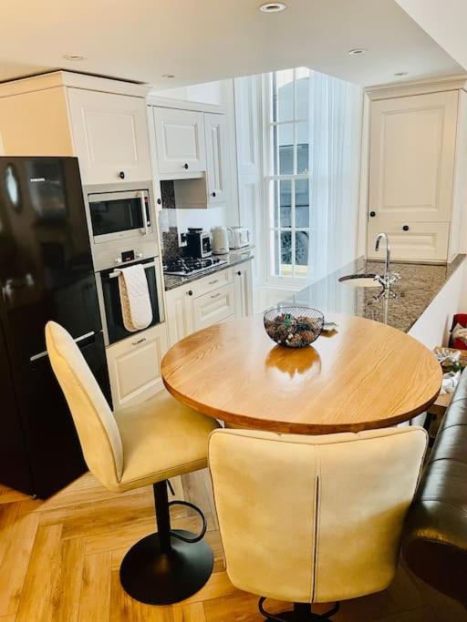 Whitehall, Thomas Turnbull Flat 3 Beautiful Apartment In Georgian House Whitby Kültér fotó