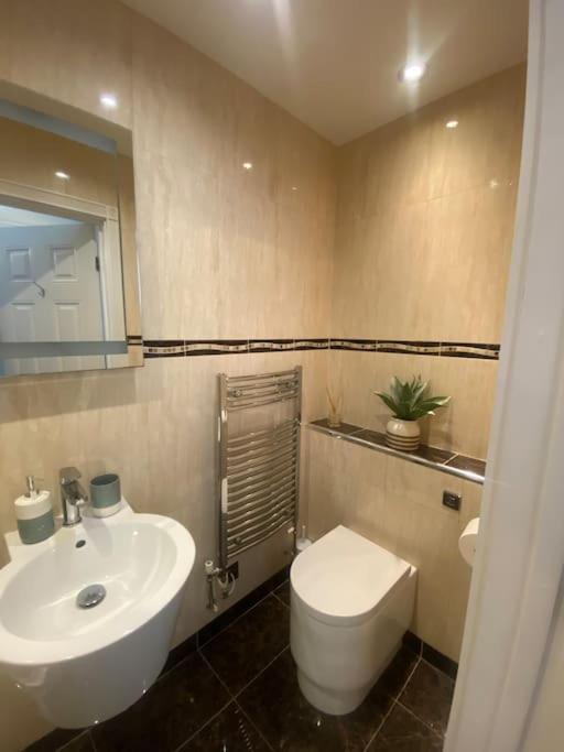 Whitehall, Thomas Turnbull Flat 3 Beautiful Apartment In Georgian House Whitby Kültér fotó